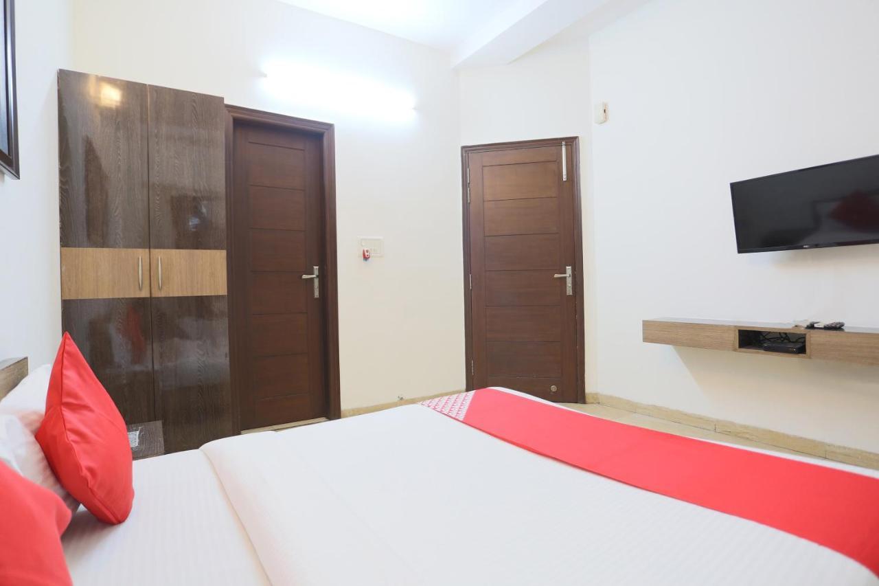 Oyo 60966 Balaji Upvan Hotel Kāsandra Habitación foto